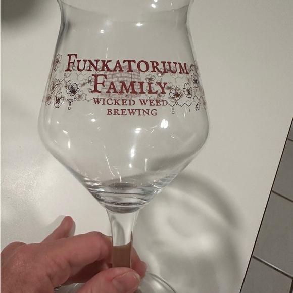 Floral and Barrel Design Glass - Picture 4 of 4